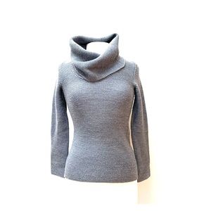 Banana Republic gray turtleneck sweater